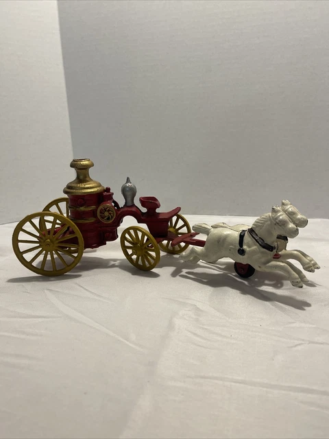 ANTIQUE CAST IRON Horse drawn Fire Engine Pumper Wagon With 2 Horses