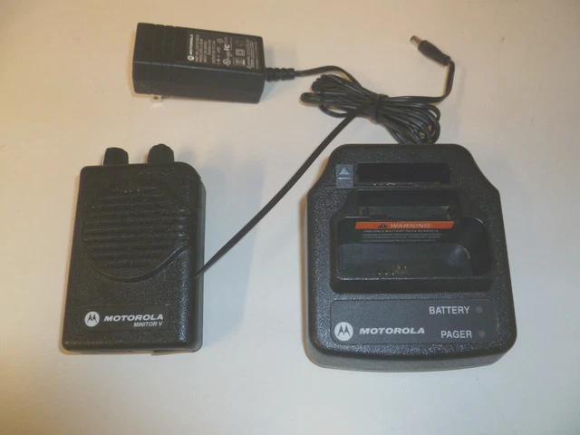 Motorola Minitor V 151-158.9 MHz VHF Stored Voice Fire EMS Pager & Charger