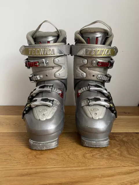 Tecnica Attiva Entryx2 Ladies Ski Boots 26.0-26.5 Sole Size 304mm Grey/Red 7/7.5 2