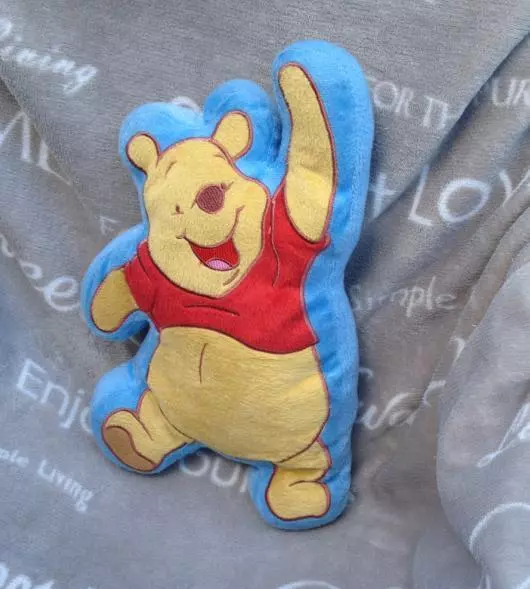 peluche coussin l'Ourson doudou WINNIE THE POOH DISNEY