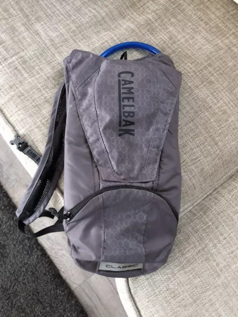 CAMELBAK Classic Hydration Pack, Grey