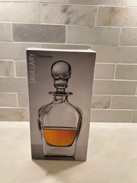 GODINGER Skullary 24 oz Glass Decanter Whiskey-Bourbon- Skull Stopper 🥃💀