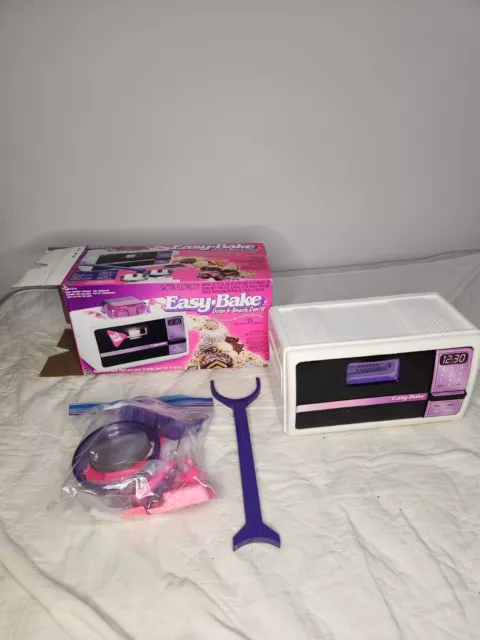 EASY BAKE OVEN & Snack Center Teal Model #35230 Hasbro w/ Accessories  $18.00 - PicClick