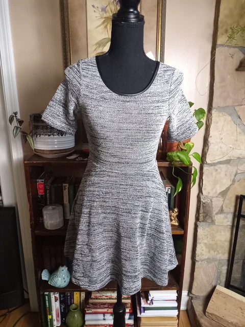 DIVIDED by H&M Keyhole Back Gray Fit & Flare Skater Dress Women's Size 2
