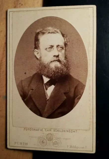Herr Dombart als Mann mit Bart & Brille / CDV Christoph Schildknecht Fürth