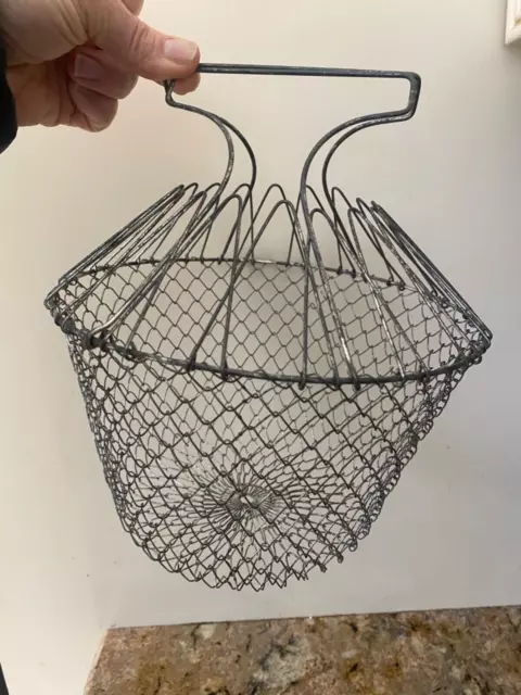 Vintage Wire Egg/Fruit Basket Collapsible Metal Mesh Chainmail 9" EUC NO RUST