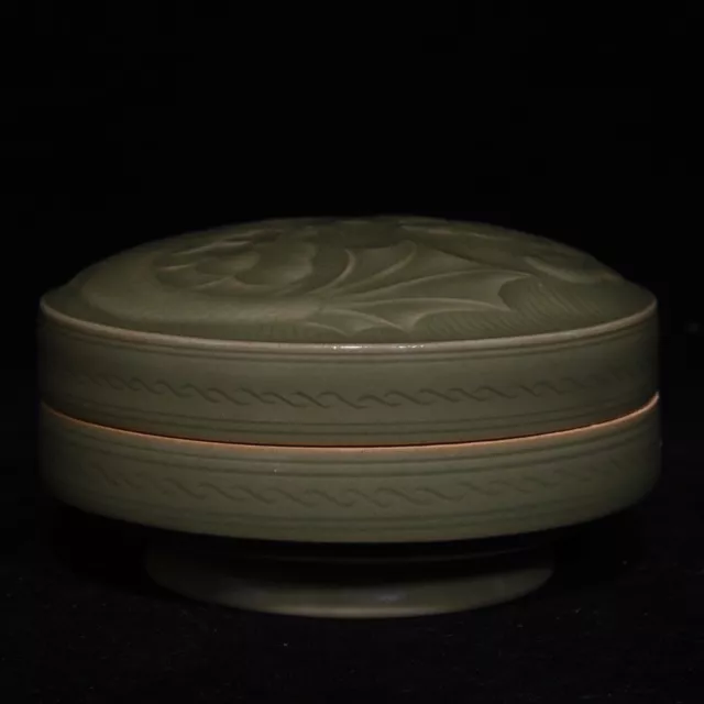 4.2" Rare China Porcelain Song dynasty Yue Kiln Engraving Dragon pattern box