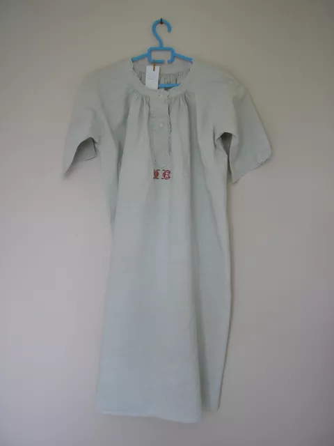 13 - Chemise de nuit ancienne en coton blanc ou lin avec broderie monogramme MB