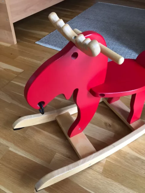 IKEA - EKORRE roter Schaukelelch aus Gummibaum