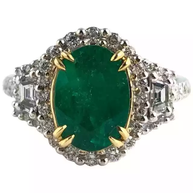 Gorgeous Features A 2.00CT Oval Cut Emerald & Fancy Cut CZ Engagement Women Ring