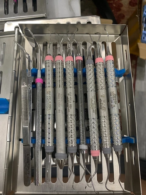 Dental hygiene instruments set