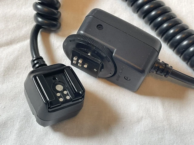Canon Off-Camera Shoe Cord 2 Coiled TTL Flash Remote Cord for Speedlight