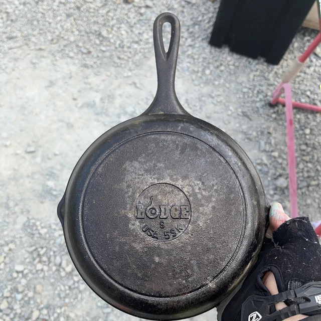 Lodge Cast Iron #9 Griddle ~  Skillet ~ Cast Iron pan