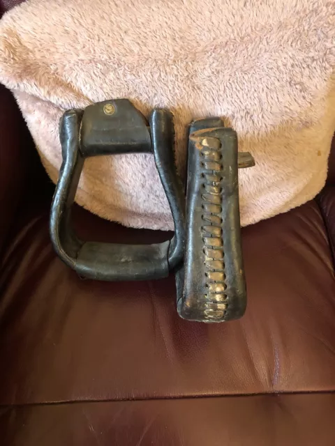 Vintage Leather Western Saddle Riding Stirrups Horse Barrel Racing Ozark USA