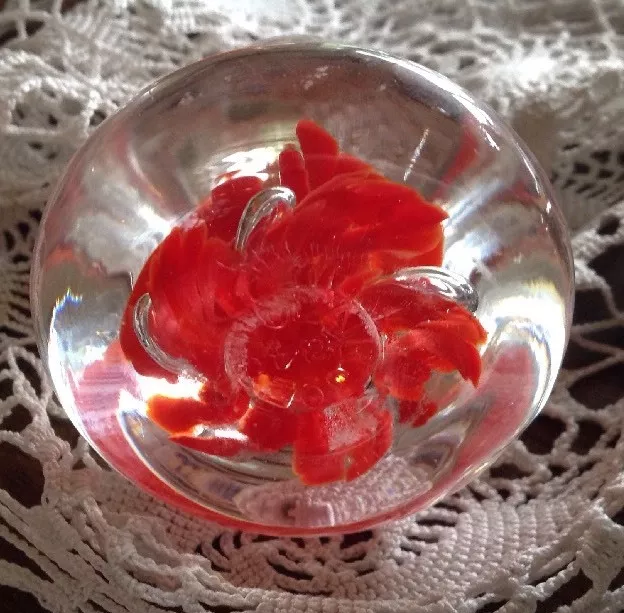 Vintage '84 JOE ST CLAIR - PAPERWEIGHT Bell Shaped Red Trumpet Flowers