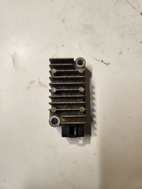 Régulateur De Tension Yamaha XT 600 E XTE 1995-2002 - Pièce Moto 4 Pt 3 Tb - Occasion France