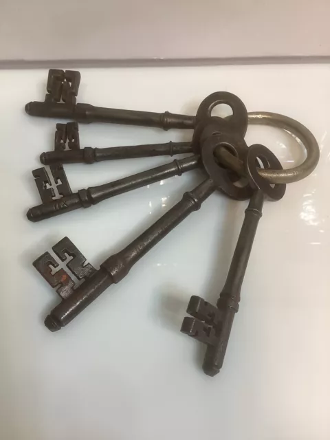 Antique Brass Skeleton Keys, 130mm X2, 120mm X1, 113mm X1 108mm X1