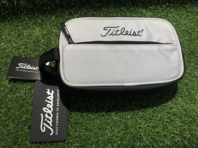 Titleist borsa da viaggio per toilette... Nuova con etichette... Zip a 3 vie... Tasca interna con cerniera