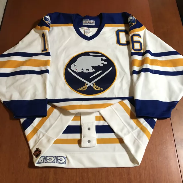 Mail Day: LaFontaine CCM and Turdburger : r/sabres