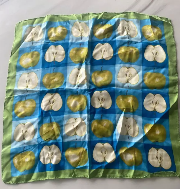 Jolie foulard ancien Pomme Verte