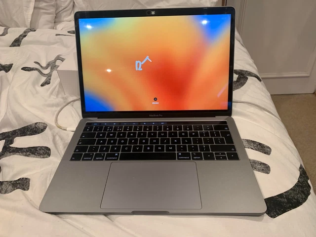 Apple MacBook Pro 13"" 2019 i5 8 GB RAM 256 GB SSD touch bar ultimo sistema operativo