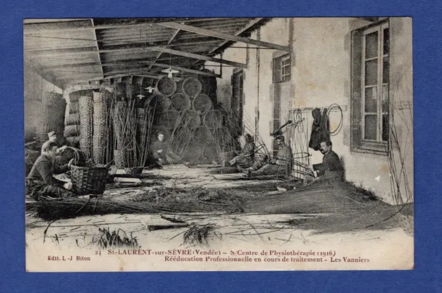 Cf / postcard - CPA / St Laurent-sur-Sèvre / Les Vaniers Guerre 1914/1918