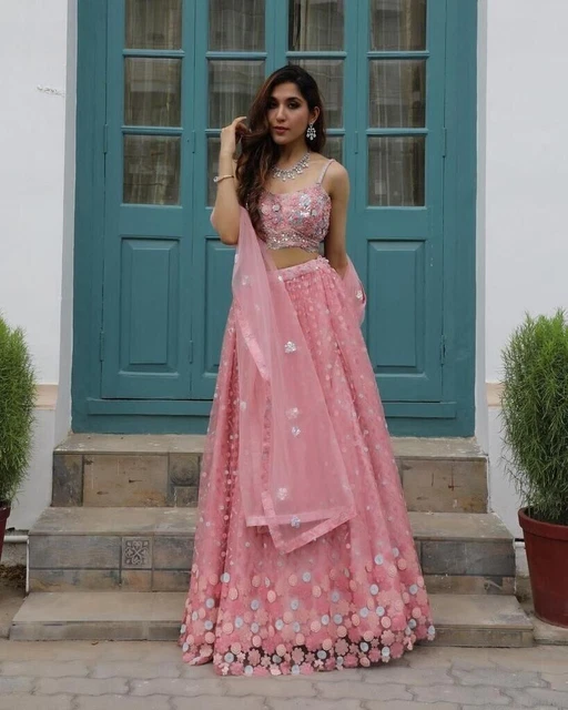 Set di abiti da sposa etnici lavorati ricamati con paillettes mono rete...