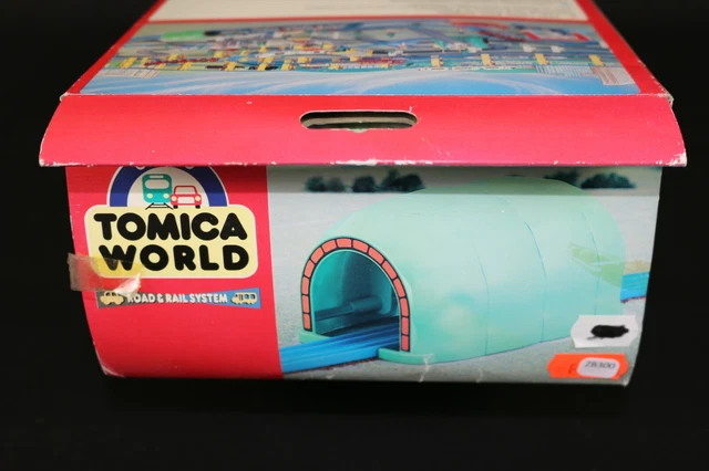 ZB300 TOMY Tomica World Road Rail system 7491 tunnel 4 section long rail tunnel 2