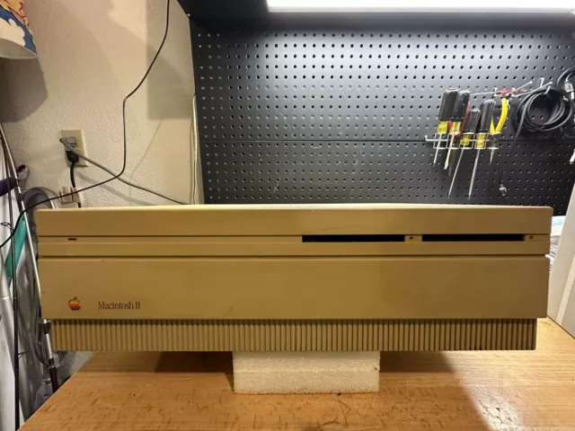 Vintage Apple Macintosh II 2 M5000 Computer, Untested