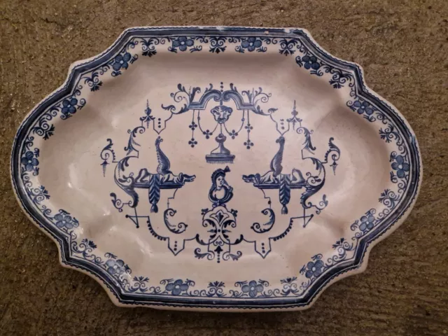 Ancien Beau Plat Moustier Faïence Bleu A La Bérain France XVIII ÈME