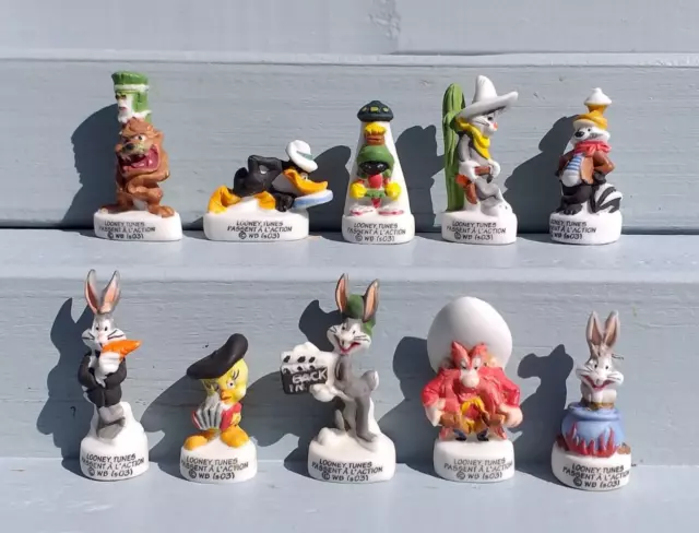 Série complète de fèves LOONEY TUNES PASSENT A L'ACTION 2004 WARNER * 166