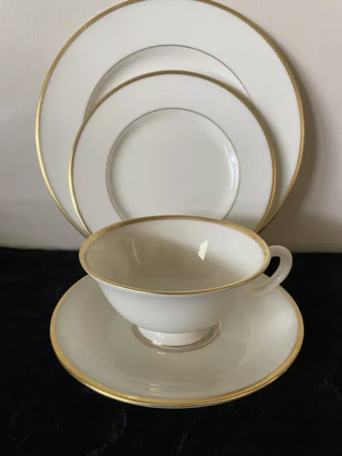 Lenox Mansfield China Presidential Gold Trim USA 4 place settings 4pcs Excellent