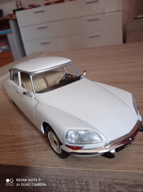 Citroen DS Special 1972 White 1/18 - S1800705 SOLIDO 6