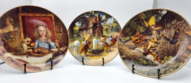 Scott Gustafson Fairy Tale Collector plates, Frog Prince, Three Pigs, Tom Thumb