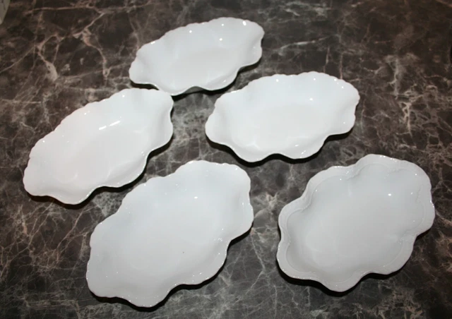 Lot De Ramequins Anciens En Porcelaine Blanche - Fabrication Française
