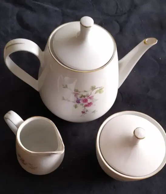 Colditz Pottery  Tea set, Teapot, Milk Jug, Sugar Bowl with 5 Cups and Saucers