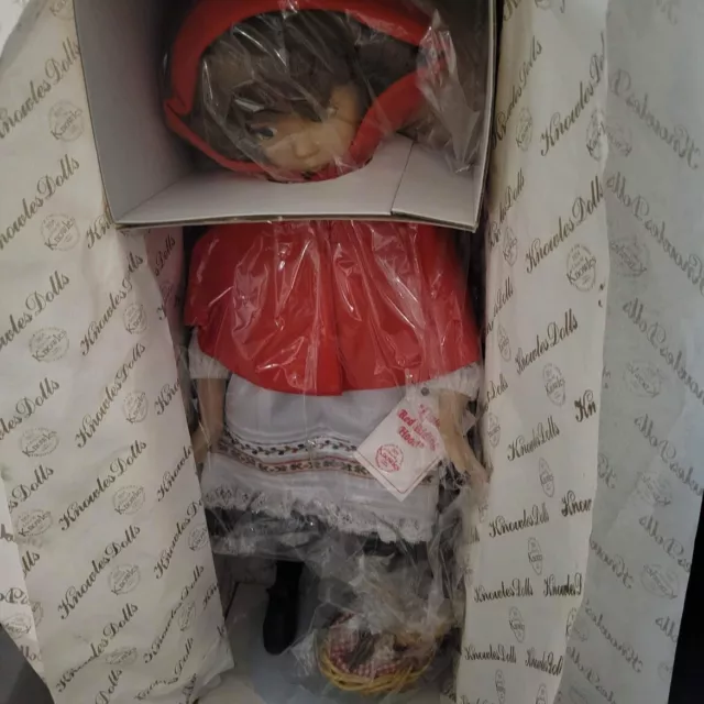 LITTLE RED RIDING HOOD NIB  Knowles Ashton Drake Porcelain Doll 1988