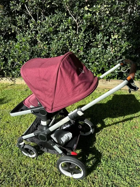 Bugaboo Fox Pram, Red Melange - Seat and Bassinet. Excellent used condiction