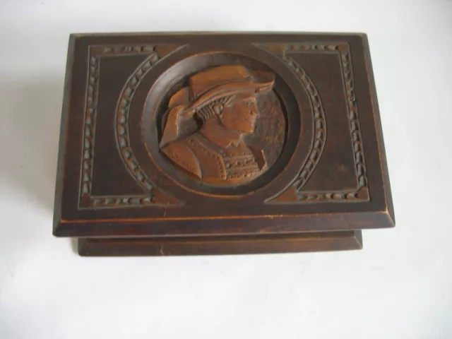 Vtg hand carved wood box French? Breton? Man w hat 3d FOLK ART 7" x 5" x 3"
