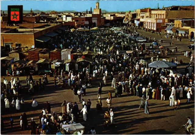 CPM AK MAROC Marrakech Place "Djemaa El Fna" (67363)
