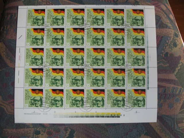 DDR Mi.-Nr. 2460 gestempelt, Briefmarken Bogen  15 Pf. 30 Jahre DDR