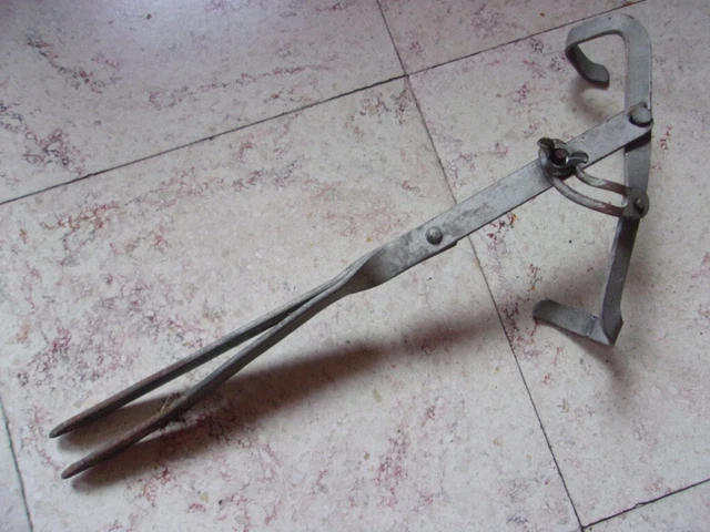 Support De Canne à Pêche Vintage – Fer Riveté – À Planter – Pêche Eau Douce