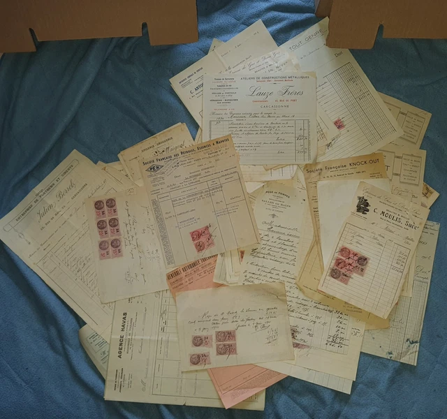 Le Grand Cerf | Lot de vieux papiers, photos, cartes, chromo, factures