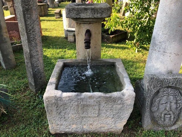 Alte / Historische Brunnen, Sandsteinbrunnen, Deko, TOP