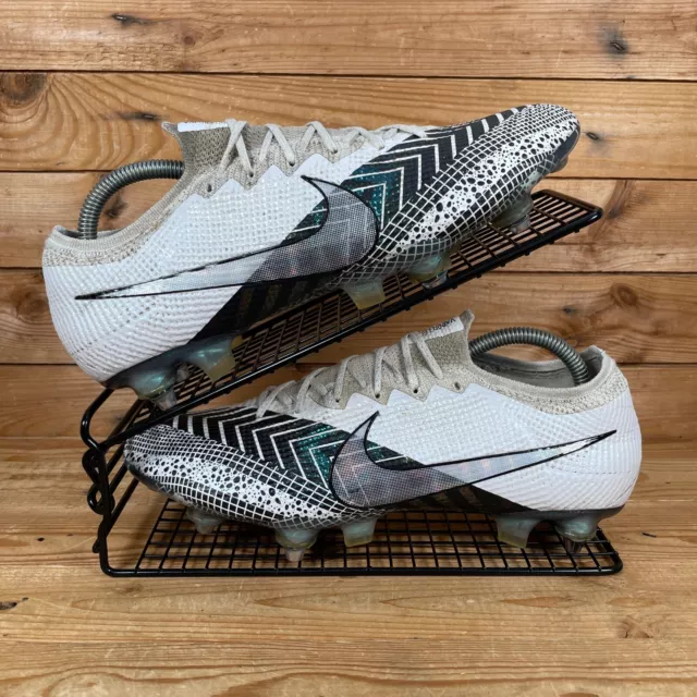 Professional football cheap boots uk