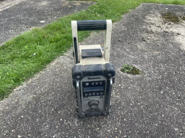 Makita DMR104 DAB AM/FM Job Site Radio