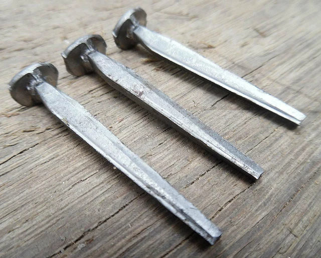 1.5" Slating Nails - Authentic Slate-Larger head-4d