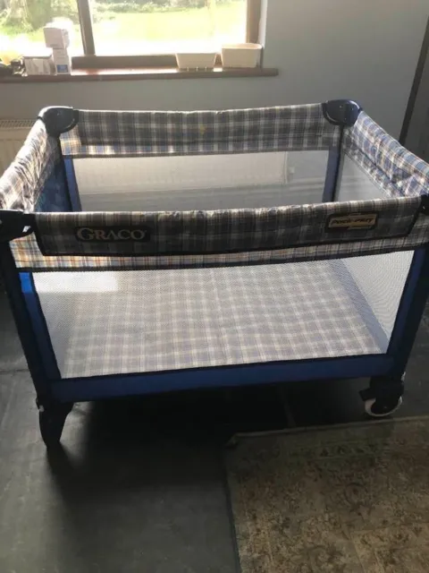 Graco Travel Cot or Play Pen - great condition collect mid Cornwall
