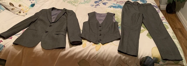 Boys Grey M &S 3 Piece Suit Age 7-8 in Immaculate Condition
