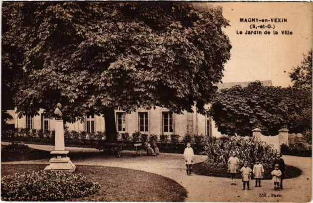 CPA MAGNY-en-VEXIN - Le Jardin de la Ville (107437)